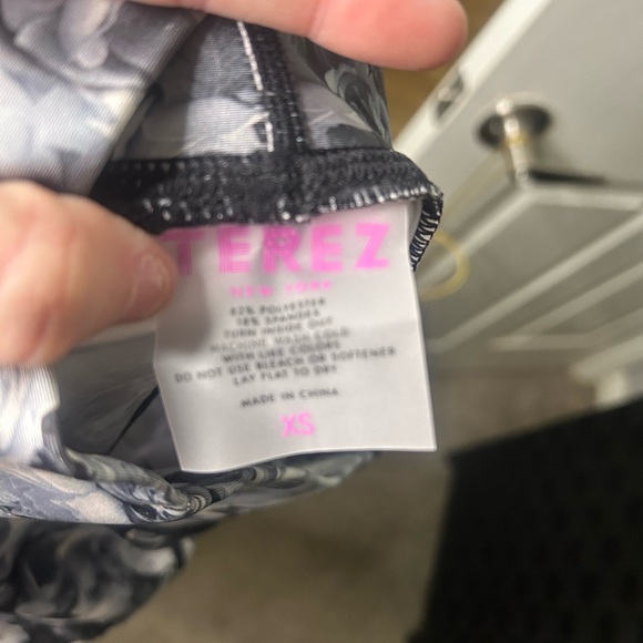 Terez Black and Gray Floral Leggings - Picture 3 of 3